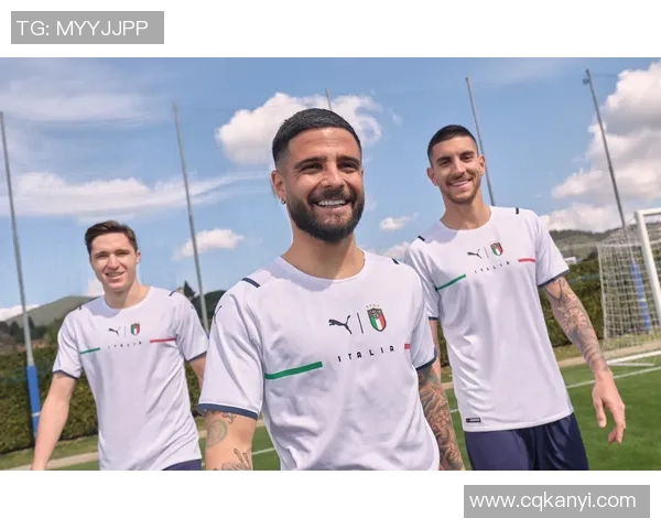 阿迪达斯意大利足球：激情与荣耀交织的绿茵传奇之旅